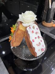 How can I make this 'Bulge Cake' look more realistic?