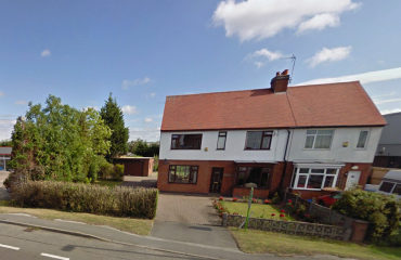 Anyone else browse Rightmove for fun after moving house? If so, what do you think of this house and its “garden”?