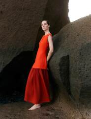 Does this dress exist MN? Another wedding guest one.