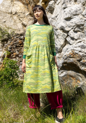 Loose fit, lightweight, long cotton dress, with long sleeves & with pockets?