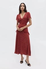 Stylish mother of the bride dress ideas for a warm wedding abroad