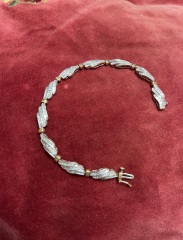 Does anyone have a diamond tennis bracelet?