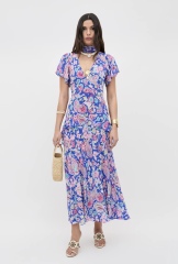 Stylish mother of the bride dress ideas for a warm wedding abroad