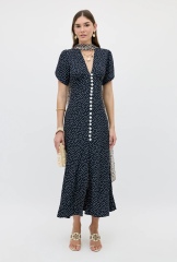 Stylish mother of the bride dress ideas for a warm wedding abroad