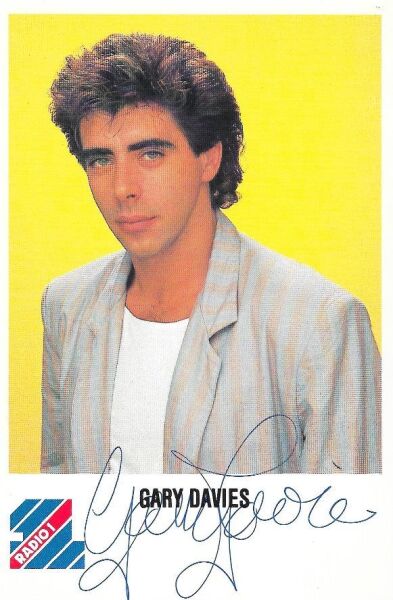 What to wear to an 80s party but not fancy dress?