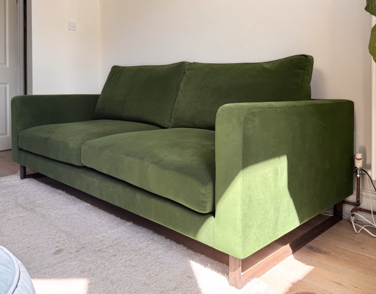 Where/ how to sell a new bespoke sofa?