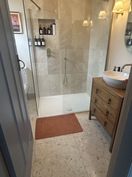 En suite tiling advice