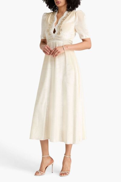 Ideas for a relaxed civil ceremony outfit that still feels bridal