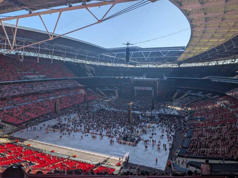 Help me survive Wembley Stadium standing area in the heat