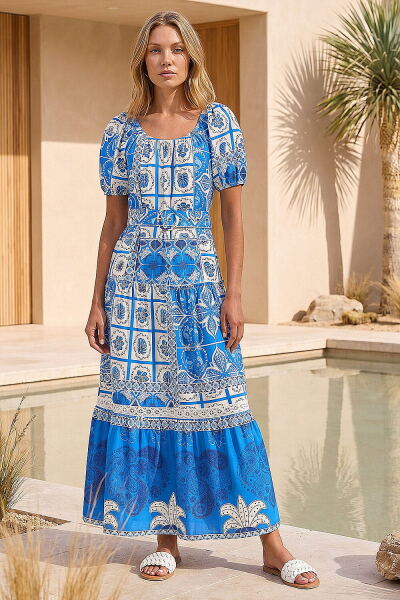 Floaty short sleeved summer dress with some shape