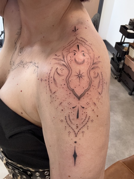 Shoulder piece inspo please!