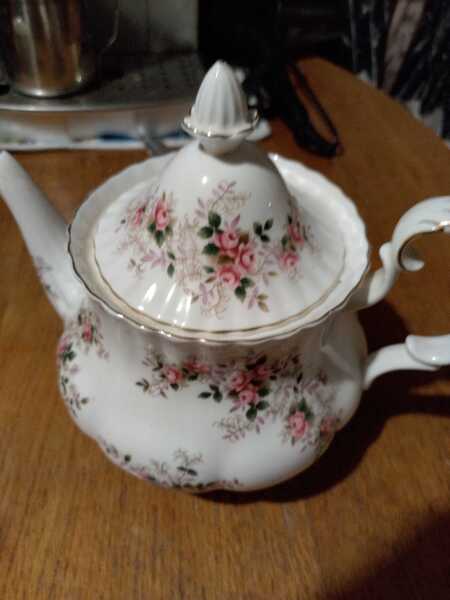 AIBU to serve afternoon tea rather than a full dinner?