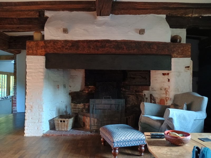 The Bluestocking Women's Pub:  Where the Bluebird Sings to the Lemonade Springs