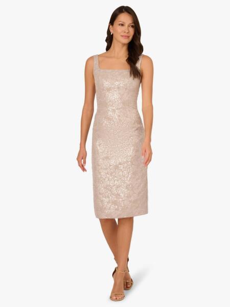 Is this suitable for an event with a cocktail dress code ?