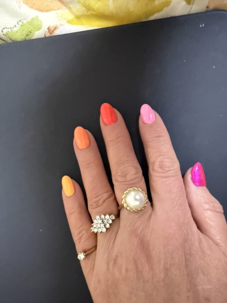 I want to see your nails!