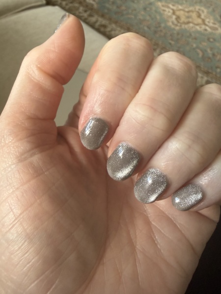 I want to see your nails!
