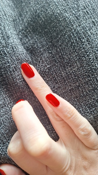 Could this line on my gel manicure be nail damage?