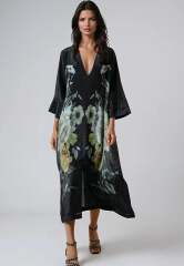 Desperate for help with wedding outfit - running out of time!