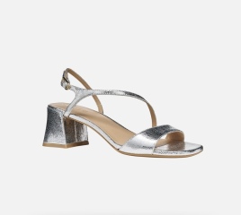 Desperate for help with wedding outfit - running out of time!