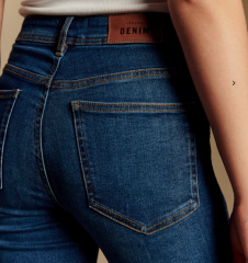 Do these slim jeans look too much like skinny jeans?