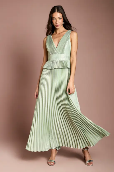 I need a wow dress for a black tie event - help