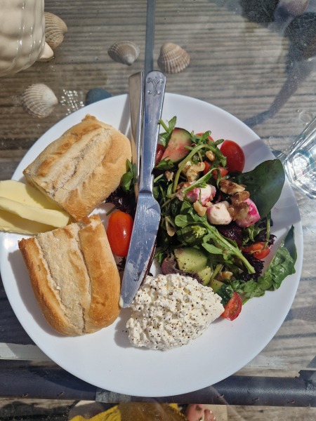Meal planning, sharing recipes and ideas to make the weekly budget go further.