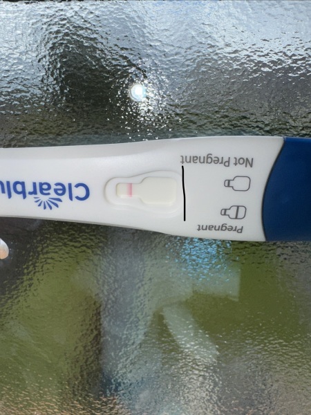 Possible misaligned line on early Clearblue test at 11dpo?