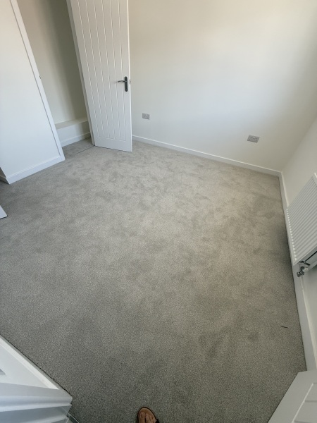 Silly wardrobe space and the potential for fitting a clothes rail inside - any clever DIY’ers?