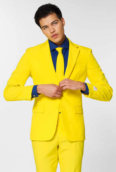 To expect everyone at my wedding to stick to the colour scheme?