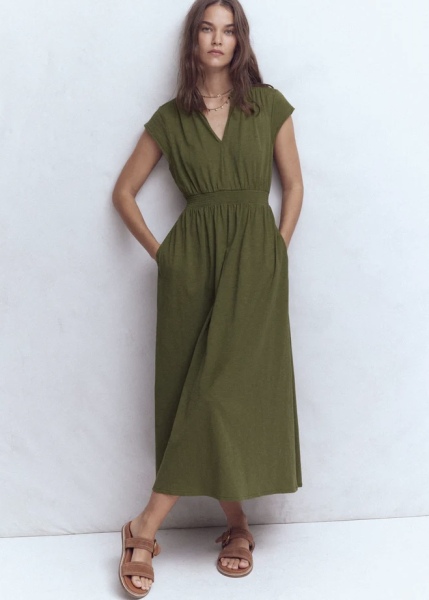 Looking for online midi day dresses in block colours for winter holidays