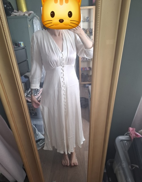 I don't know what to wear to my wedding.