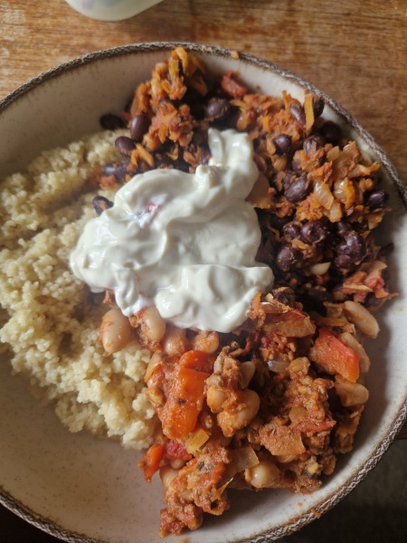 Meal planning, sharing recipes and ideas to make the weekly budget go further.