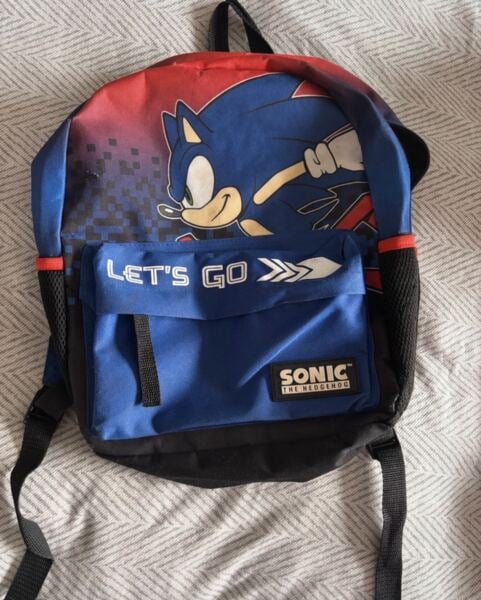 is this bag childish for year 7