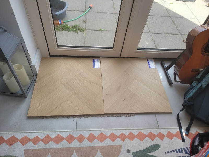 Quickstep laminate impressive herringbone or ivory oak straight plank