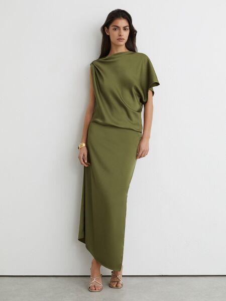 Can I wear a trouser suit to a high end wedding?