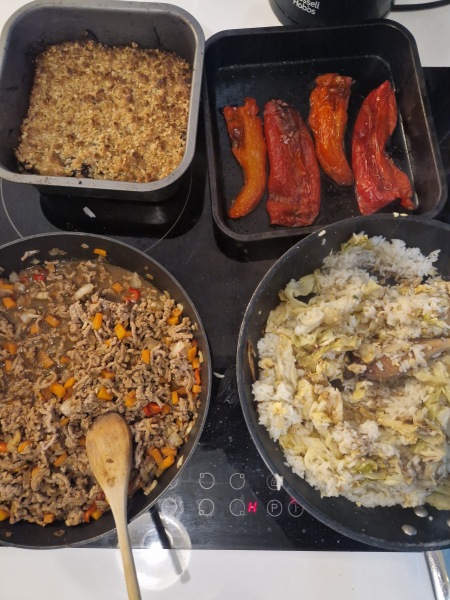 Meal planning, sharing recipes and ideas to make the weekly budget go further.