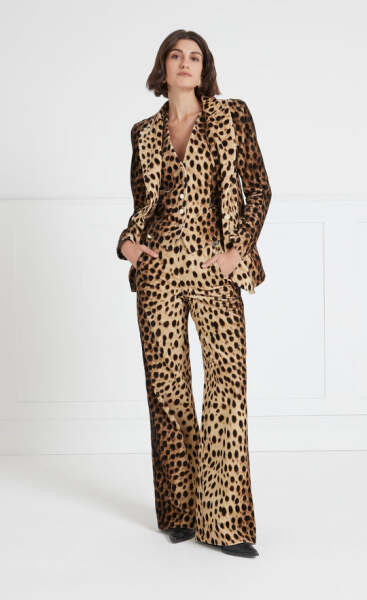 Can I wear a trouser suit to a high end wedding?