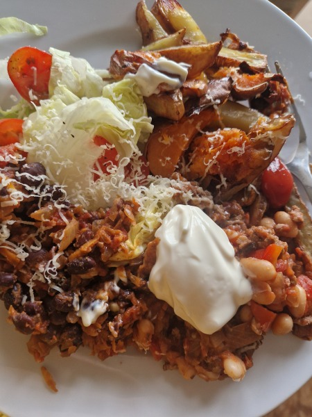 Meal planning, sharing recipes and ideas to make the weekly budget go further.