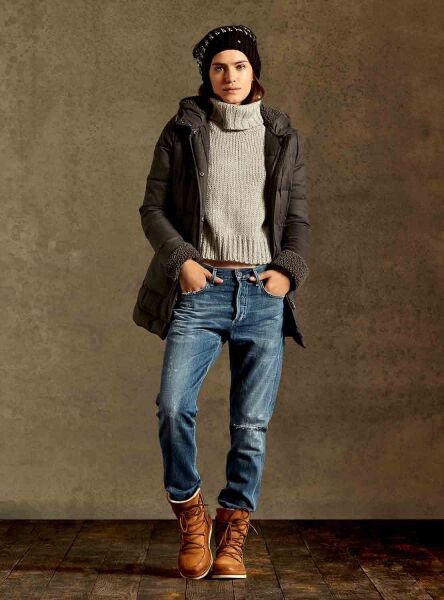 Please help me find low-rise straight jeans