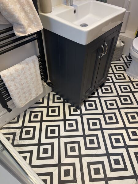 Replacing vinyl tiles