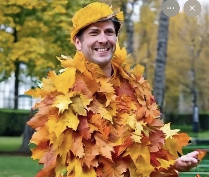 To expect everyone at my wedding to stick to the colour scheme?
