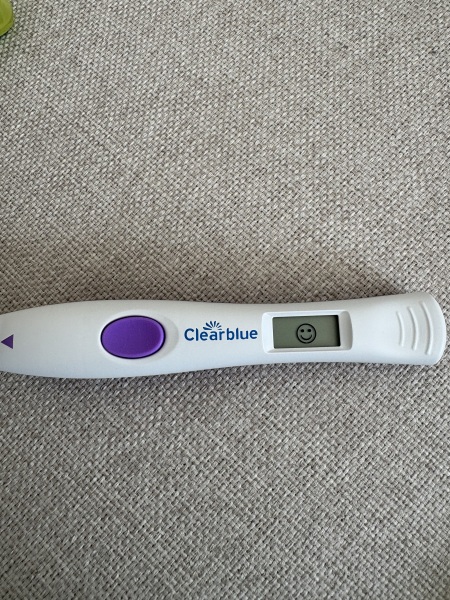 Second static smiley on Clearblue test at 8dpo while TTC