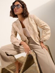 How would you style this dress for a dressy dinner date?
