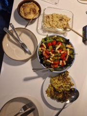 Meal planning, sharing recipes and ideas to make the weekly budget go further.