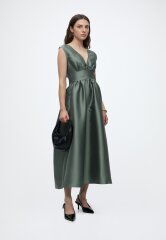 Wedding guest dress