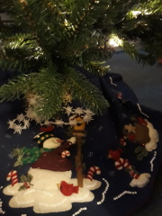What Christmas craft things do you do? (Not knitting/crochet)