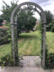 Metal or wooden rose archway?