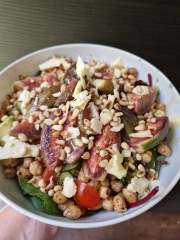 Meal planning, sharing recipes and ideas to make the weekly budget go further.