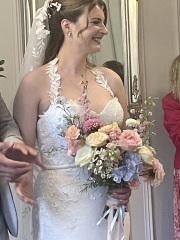 When to cut roses for bouquet
