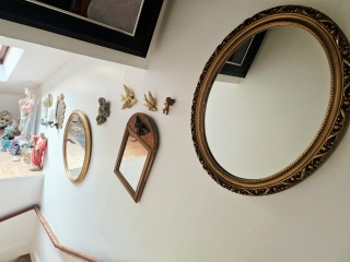 How to do a picture gallery on this wall